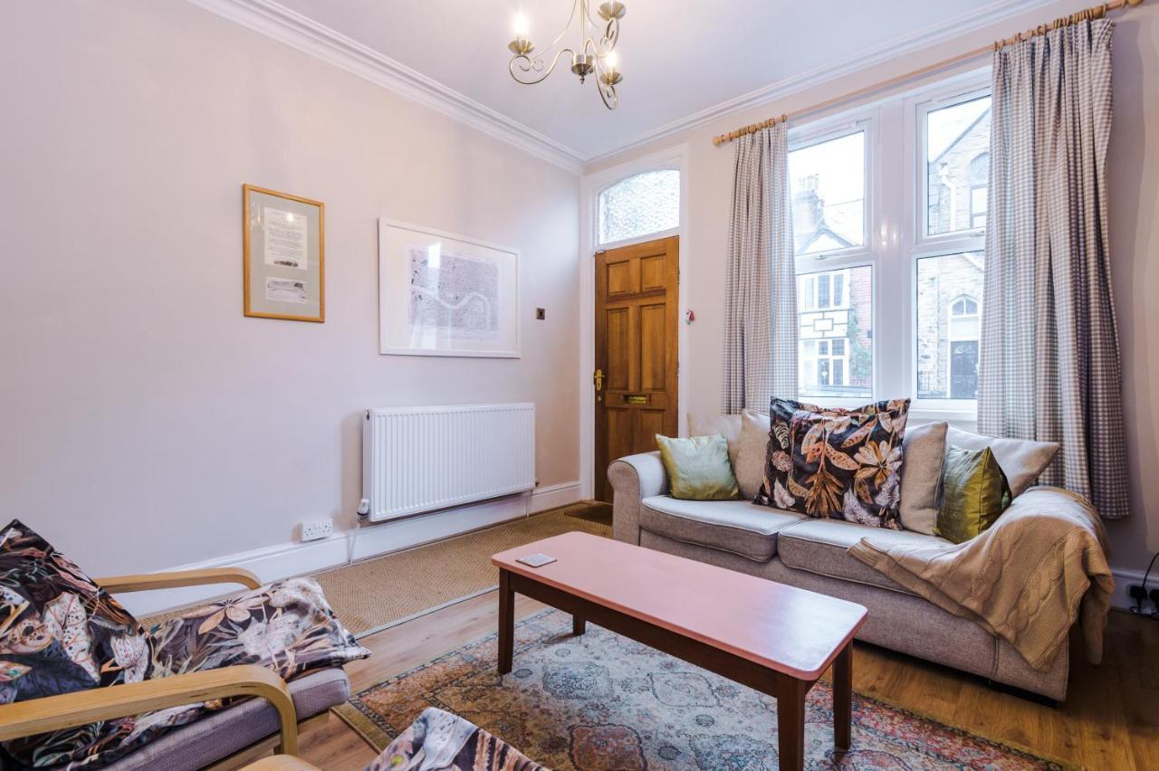 Cosy House With Garden & Parking, Sheffield Villa Exterior foto