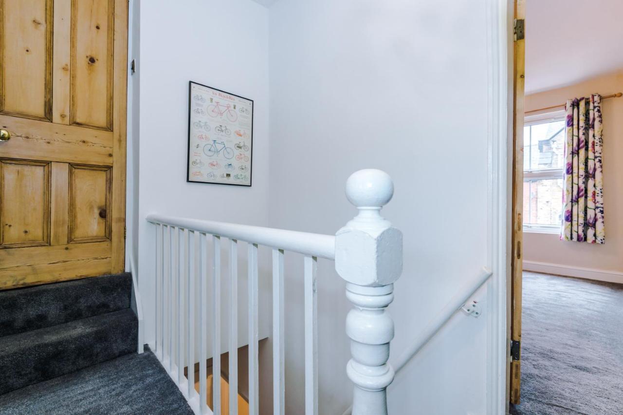 Cosy House With Garden & Parking, Sheffield Villa Exterior foto