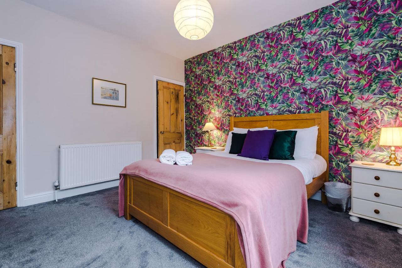 Cosy House With Garden & Parking, Sheffield Villa Exterior foto